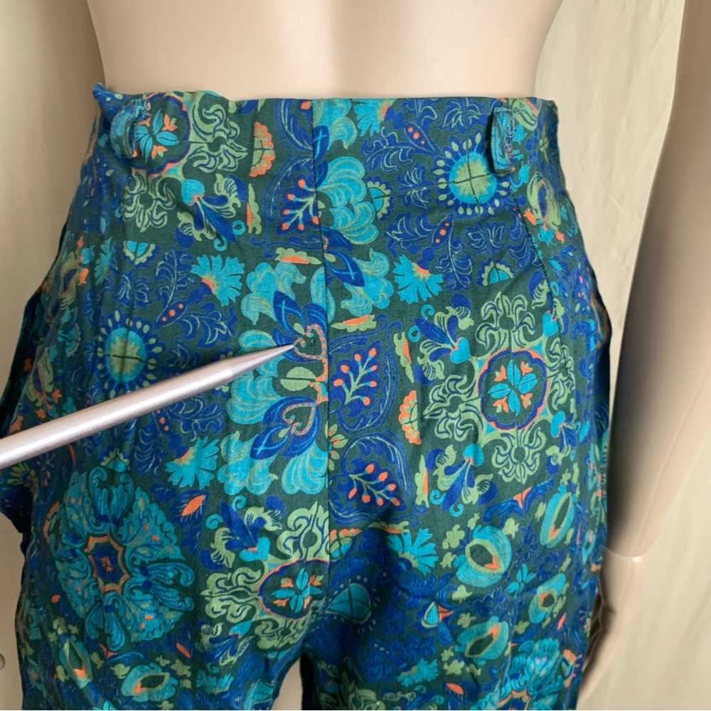 Super cute vintage 60s high rise mod floral tile pattern summer shorts - Picture 7 of 8